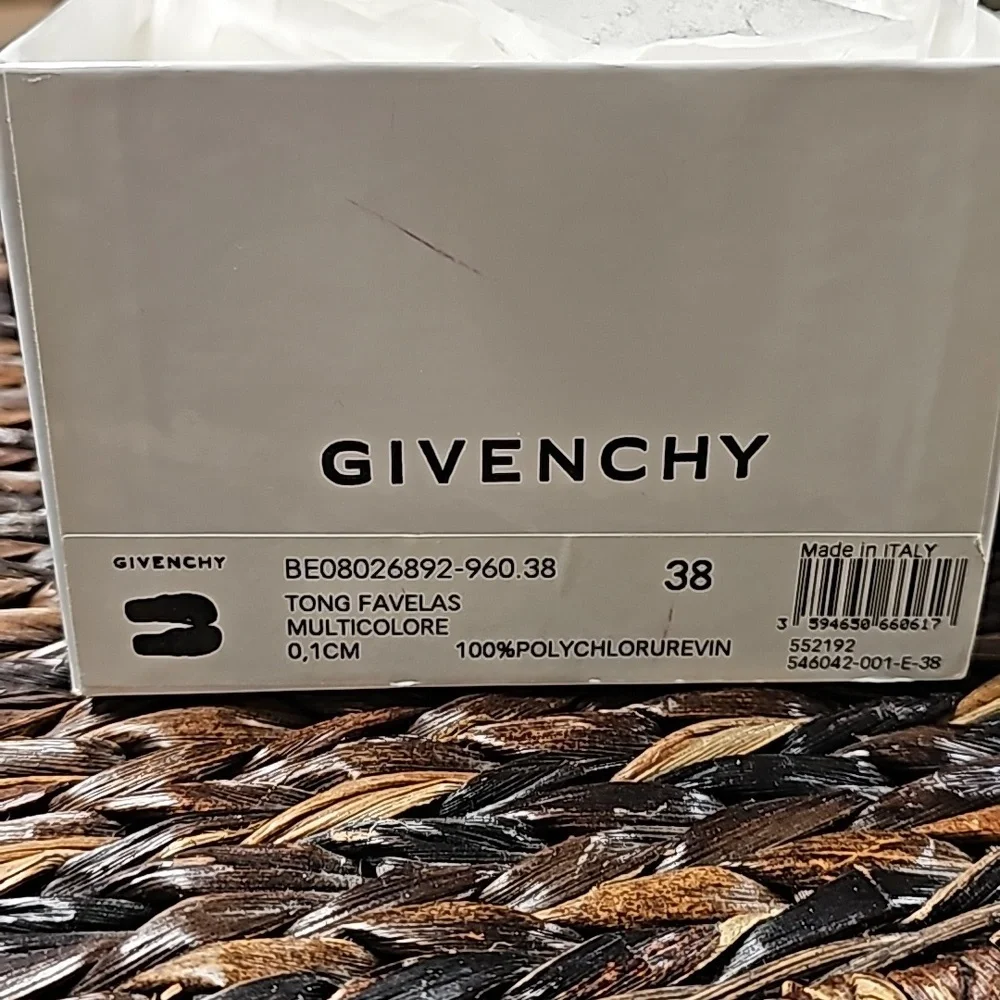 Givenchy Tong Favelas - Picture 6 of 6